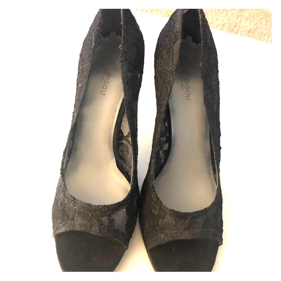 Bisou Bisou Shoes - All over lace black peep toe heels 7m